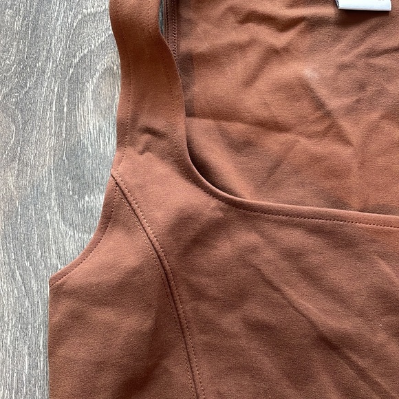 Aritzia Brown Crop Top - Picture 3 of 5